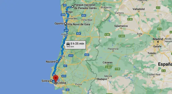 Mapa de una ruta por Portugal, desde el norte (cerca de Braga) hasta Lisboa, pasando por Oporto y Nazaré. El trayecto dura 5h 25min y recorre 495 km.
