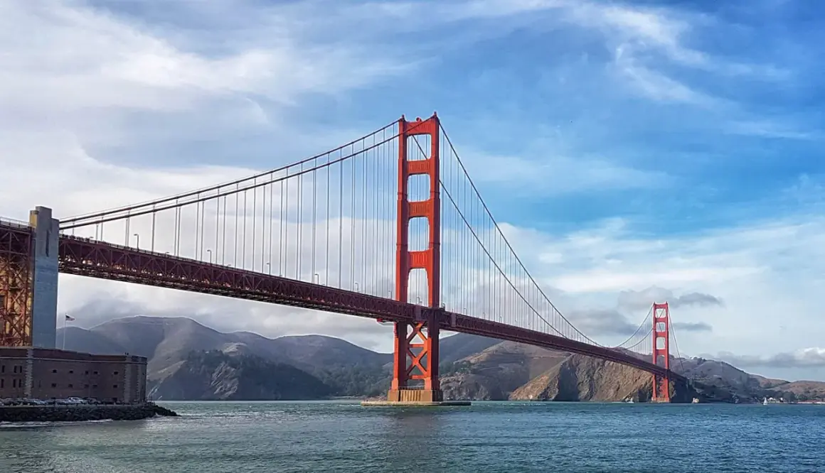 El icónico puente Golden Gate, una vista imperdible al planificar qué hacer en San Francisco.
