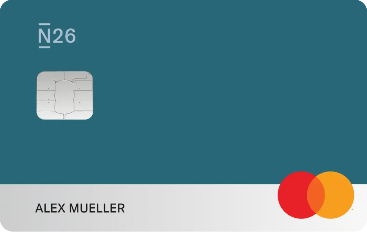 Tarjeta N26 para extranjeros, con chip, logo de Mastercard y nombre 